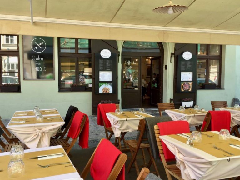 Alriso - outdoor seating